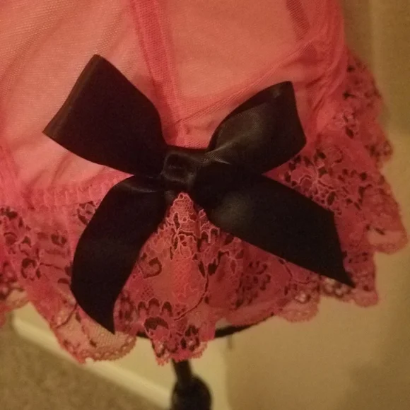 Victoria's Secret Pink/Red Bustier with Black Bows - Picture 4 of 6
